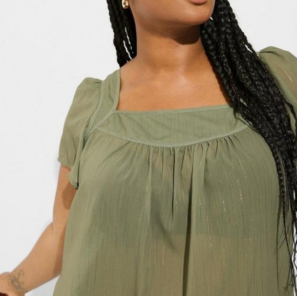 1X • Torrid • Crinkle Chiffon Flutter Sleeve Top - Picture 4 of 5